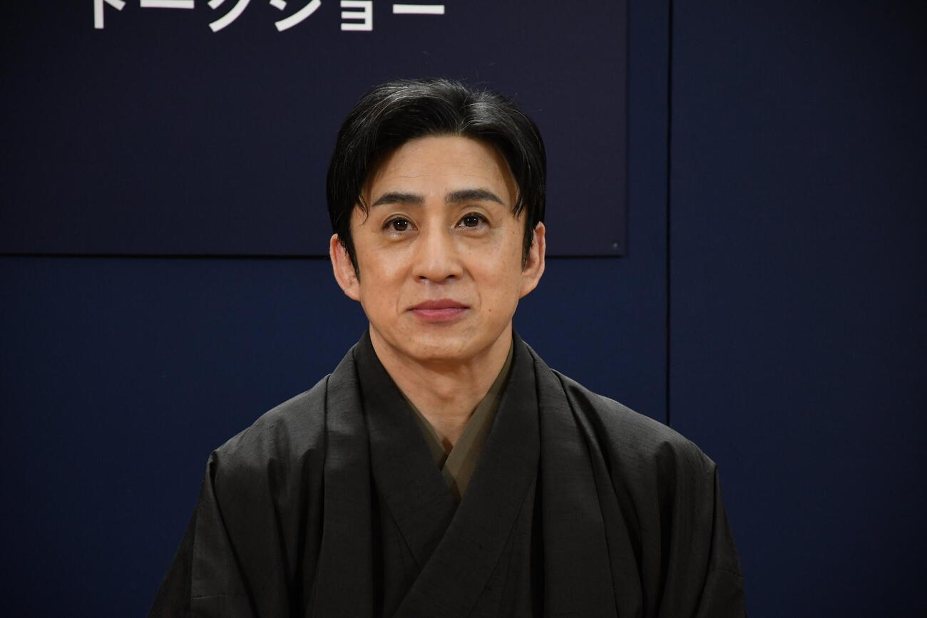 阪急うめだ本店での特別トークショーに出演した松本幸四郎（左）（撮影・阪口孝志）