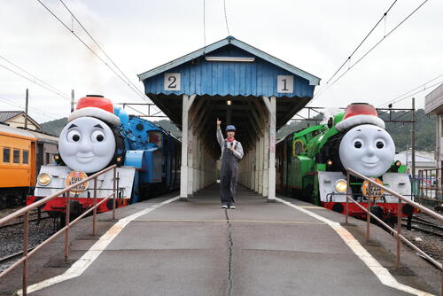 大西流星「全線復旧に向けて出発進行！」トーマス車両お披露目イベントで願い込めて声響かす