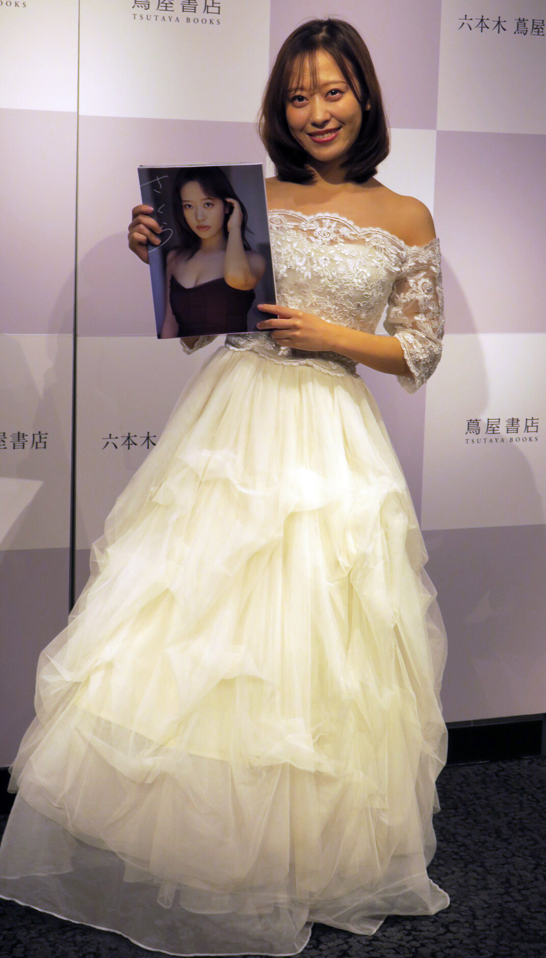 モーニング娘。小田さくらラスト写真集「さくら」発売記念イベントを行った小田さくら