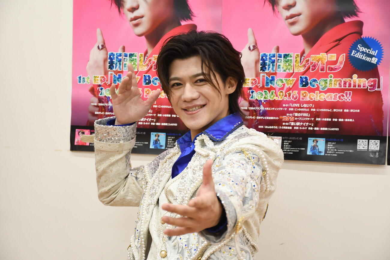 吉本新喜劇にスペシャルゲスト出演した新浜レオン（撮影・阪口孝志）