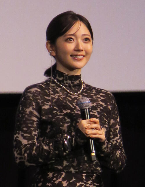 鈴木愛理が初体験…あこがれの鼻血「私全然NGないですから」