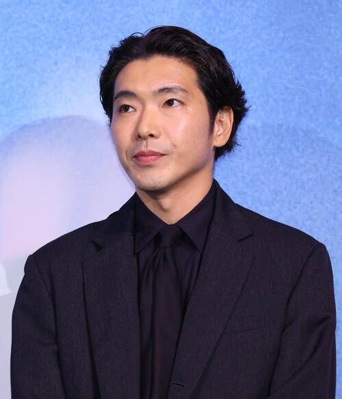 柄本佑「キッチキチに入ってて収まらない」映画やキャラクターのＴシャツ収集に夢中「なのに…」