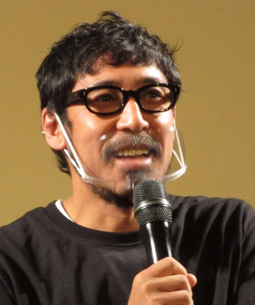 横浜高校出身「VIVANT」シンシー俳優らがハマスタに“潜入”　日本Ｓ観戦「おーおーおおー」