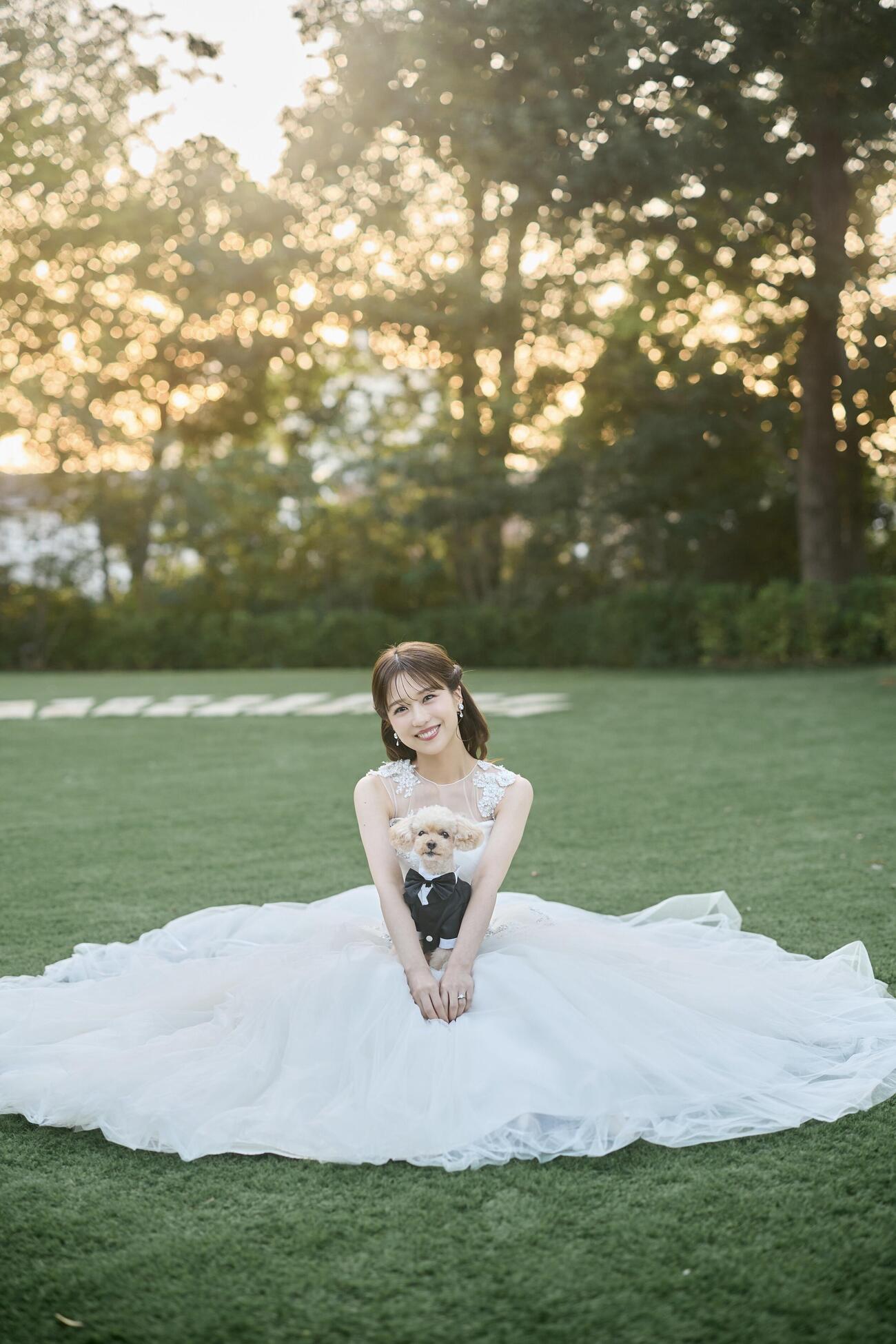 結婚を発表した篠崎彩奈