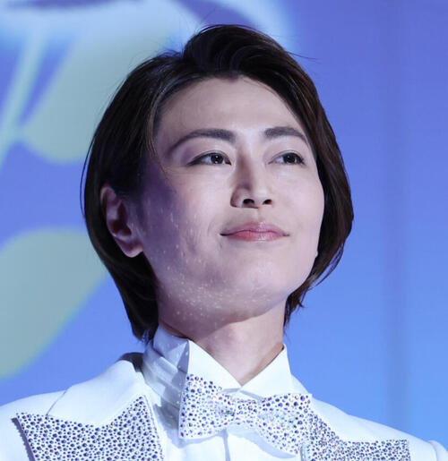 氷川きよし、ビタミンカラー和装ショット公開「めちゃお似合い」私服ショットも