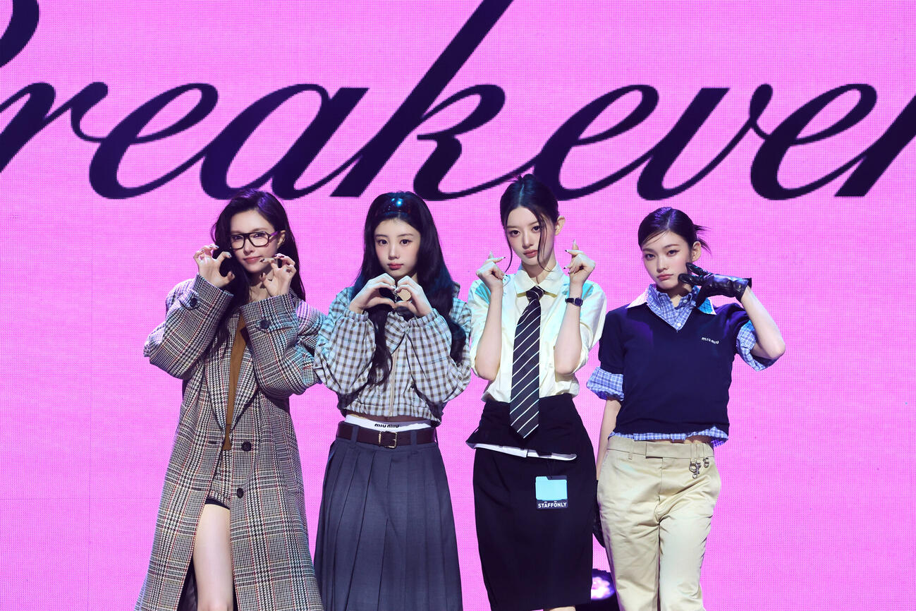ミニアルバム「BREAK EVEN」メディアショーケースを開催したILLIT。左からYUNAH、WONHEE、MINJU、IROHA（（P）＆（C）BELIFT LAB Inc．）