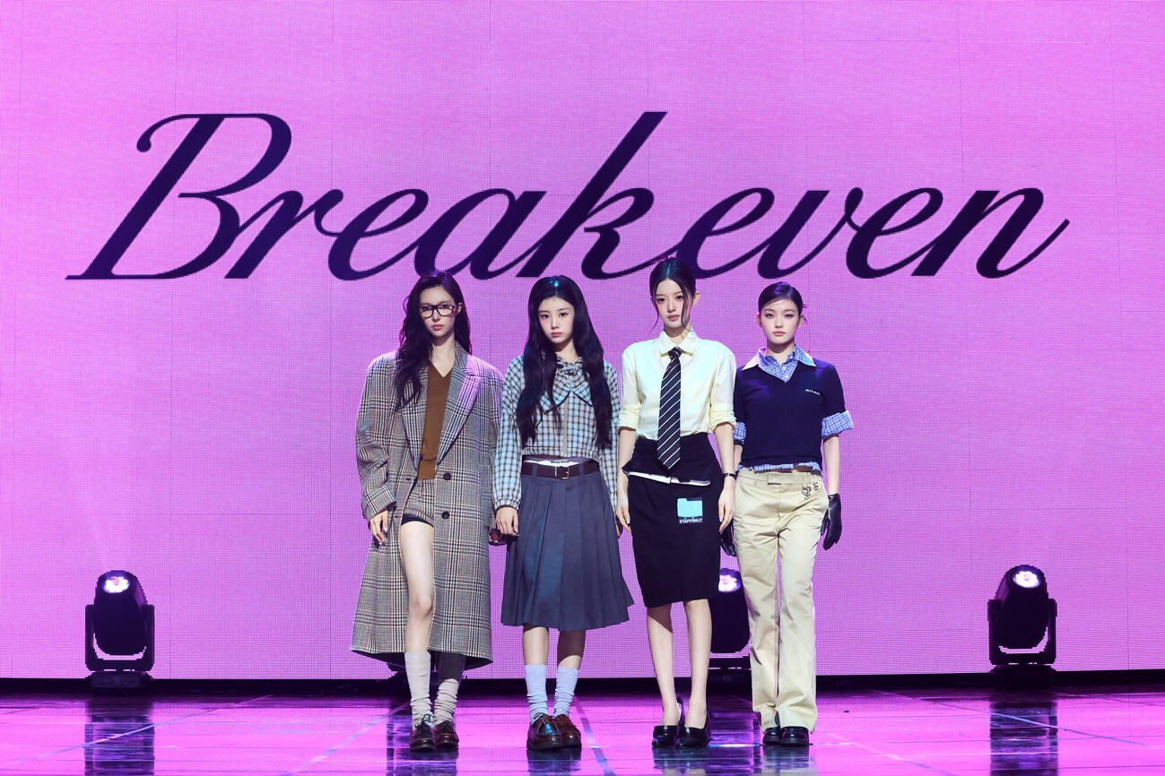 ミニアルバム「BREAK EVEN」メディアショーケースを開催したILLIT。左からYUNAH、WONHEE、MINJU、IROHA（（P）＆（C）BELIFT LAB Inc．）
