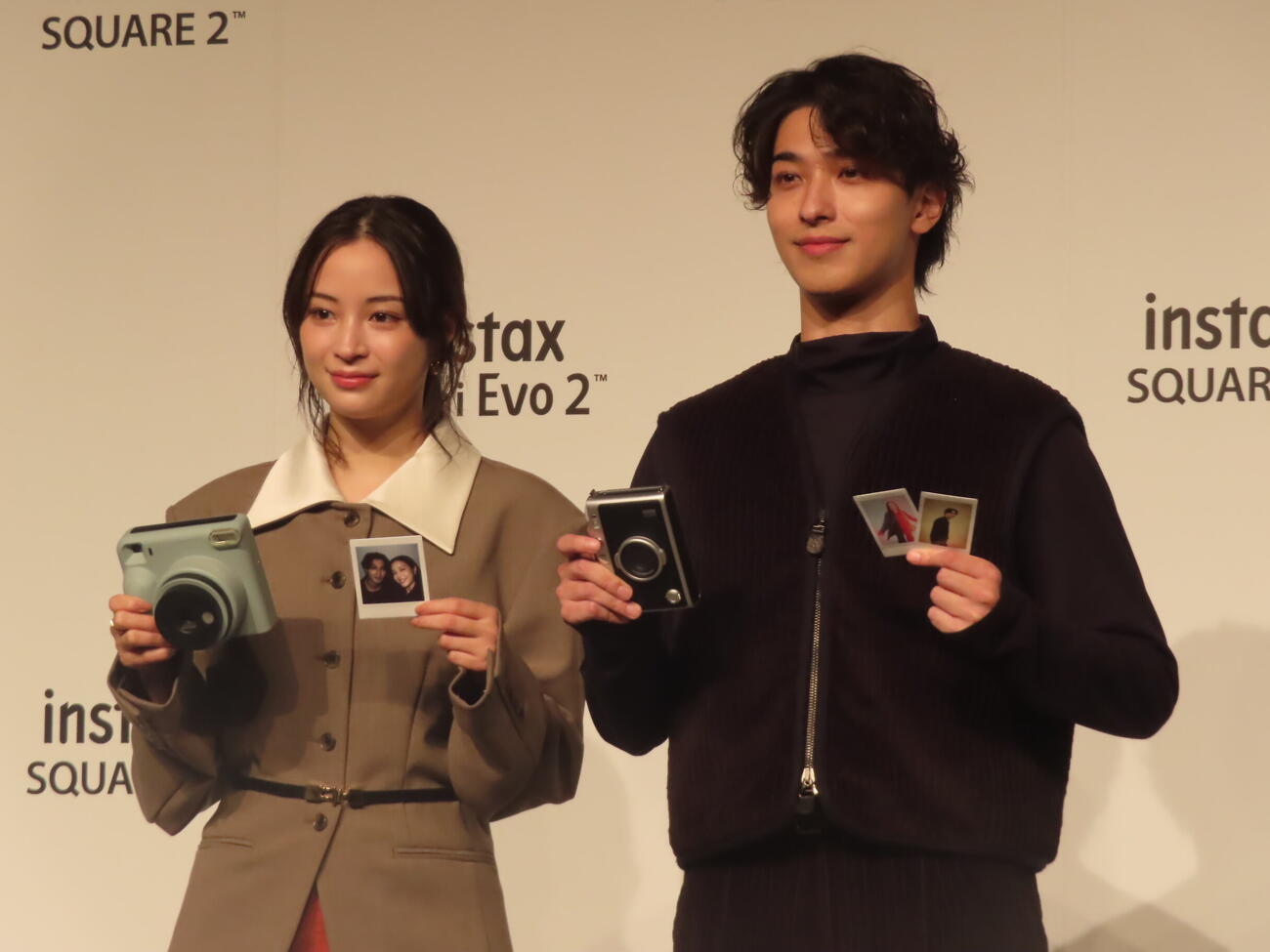 富士フイルム「instax“チェキ”新製品発表会」に出席した広瀬すず（左）と横浜流星
