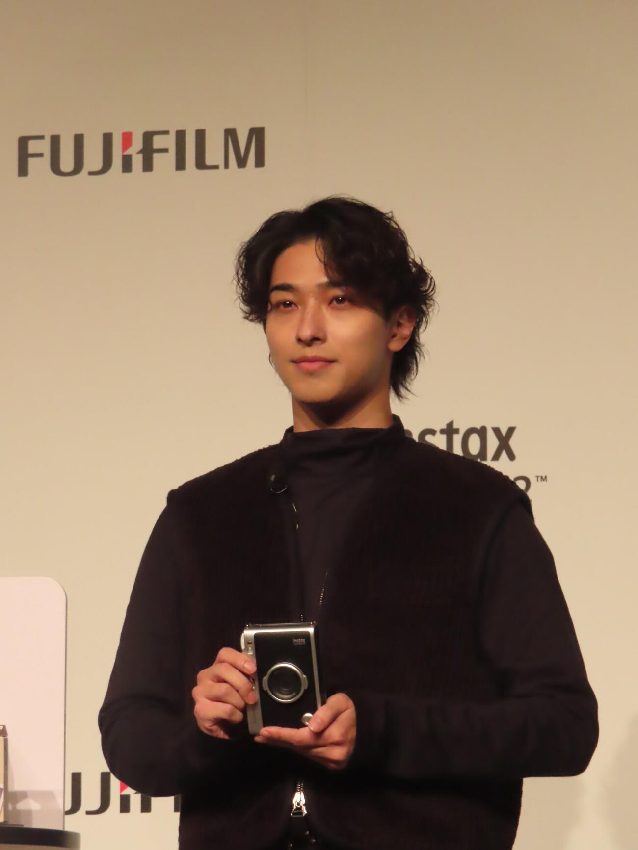 富士フイルム「instax“チェキ”新製品発表会」に出席した横浜流星