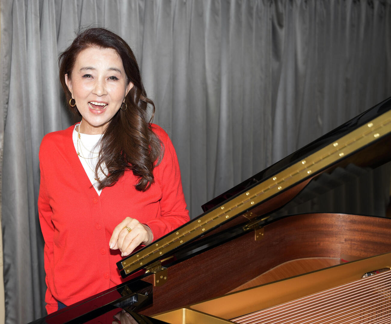 劇団椿組番外公演「ことばの音楽会」取材会に登場し笑顔を見せる秋吉久美子（撮影・小島史椰）