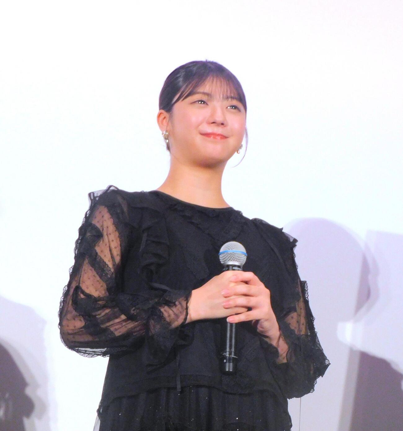 「第39回東京国際映画祭」で映画「GROTESQQQUE－グロテスク－」舞台あいさつに登壇した乃木坂46冨里奈央（撮影・寺本吏輝）