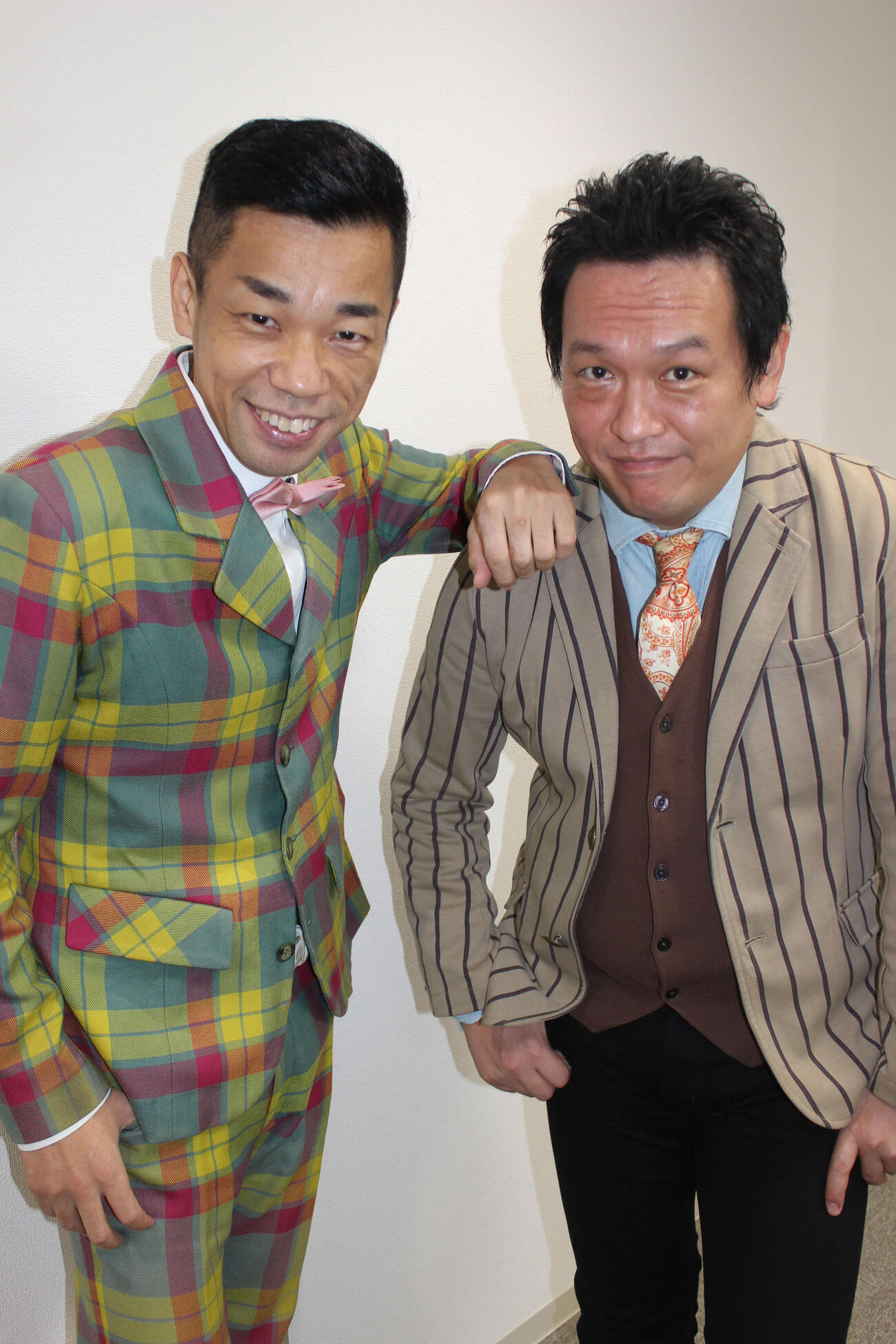 COWCOWの多田（左）と、善し（22年12月撮影）