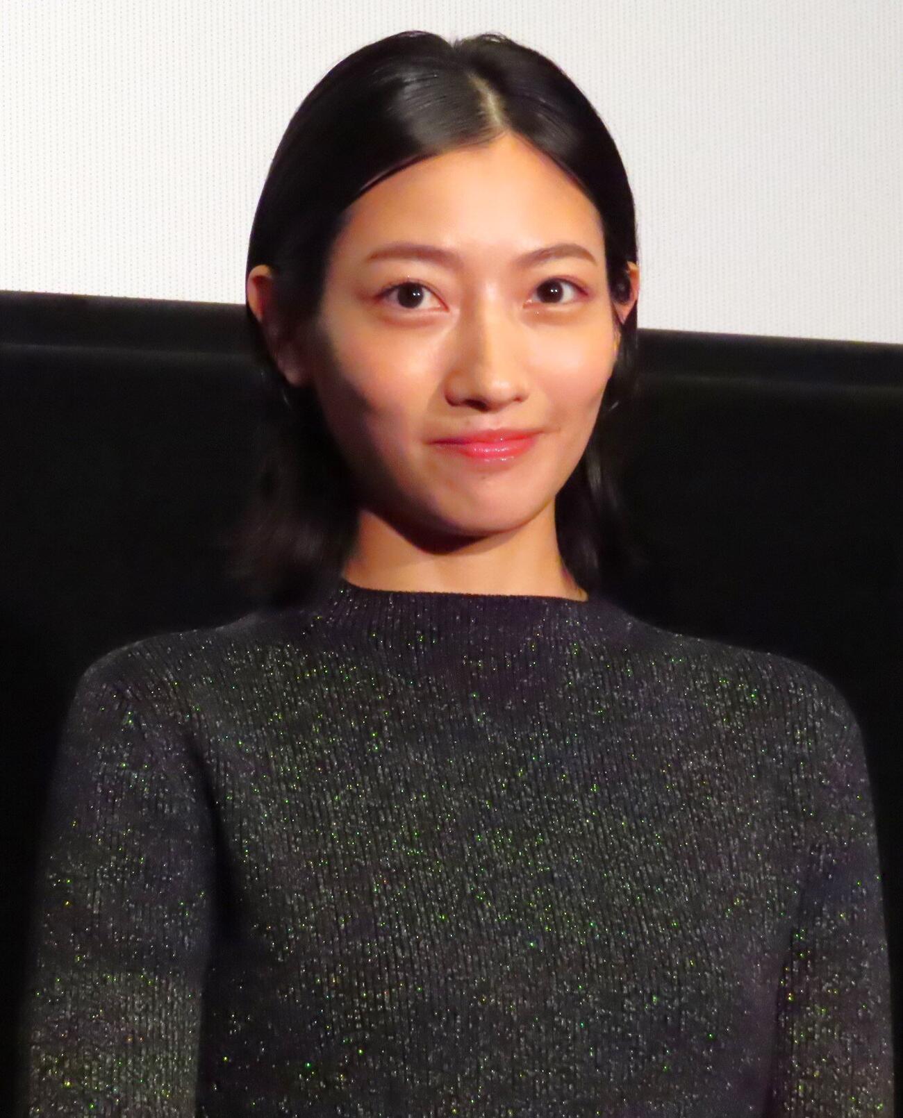「いえないふたり」舞台あいさつに登壇した川島鈴遥