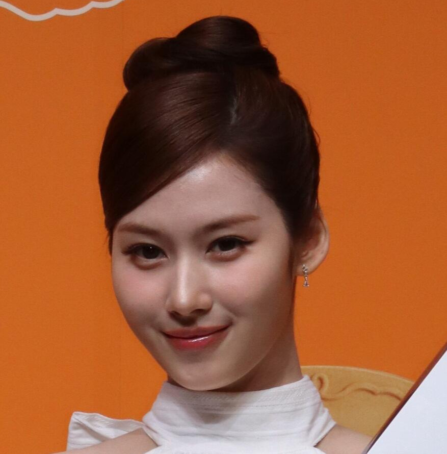 TWICEのSANA（2026年4月撮影）