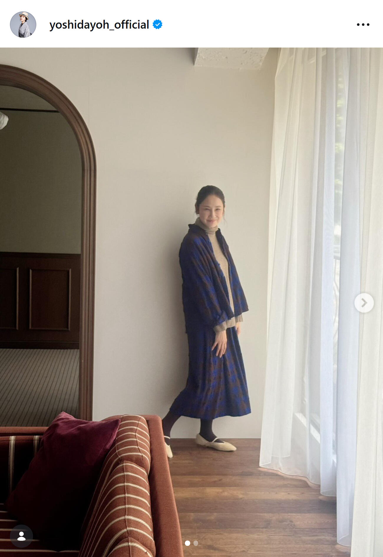 ロングコート姿の吉田羊（吉田羊のインスタグラムから）