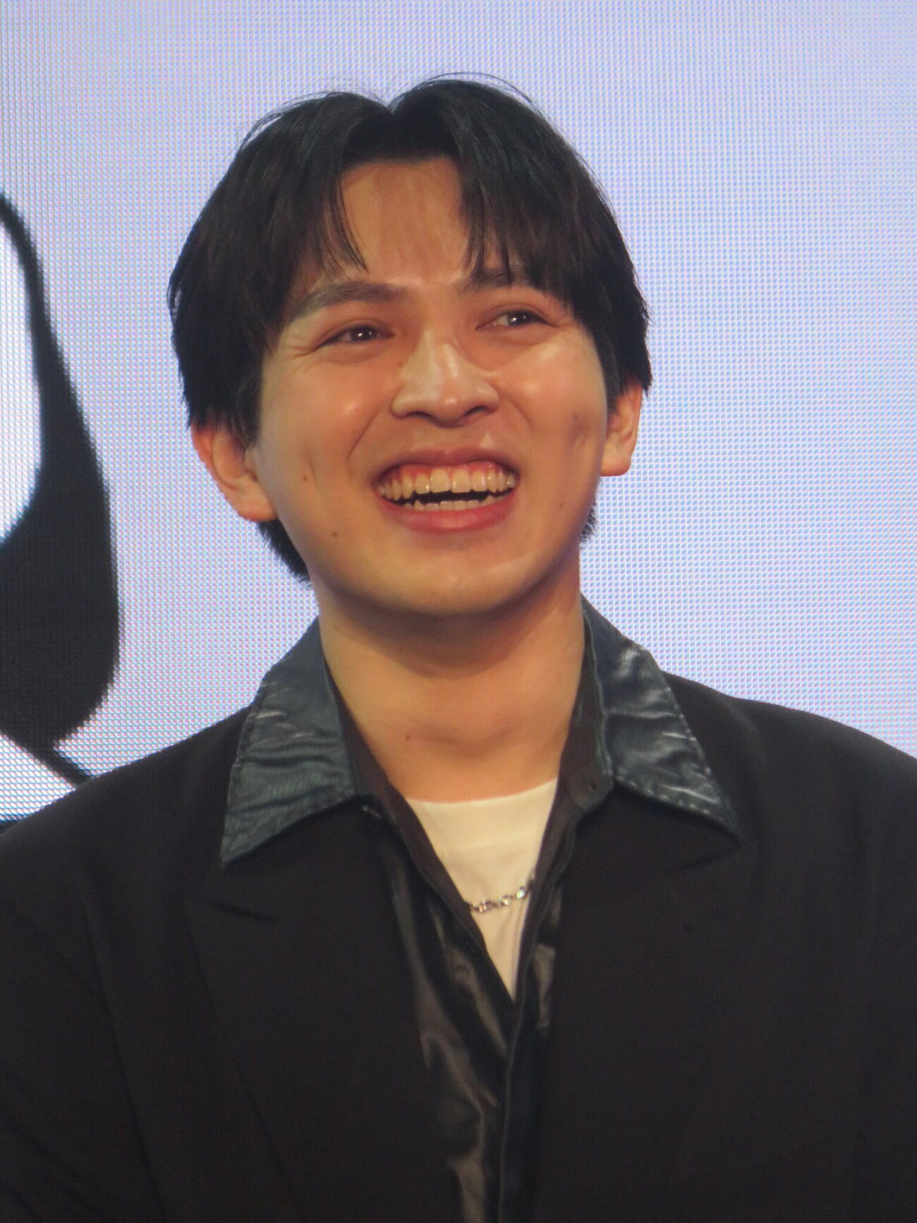 「atmos presents SNEAKER BEST DRESSER AWARD 2026」特別賞アイコン・オブ・ザ・イヤーに輝いたM!LKの吉田仁人（撮影・川田和博）