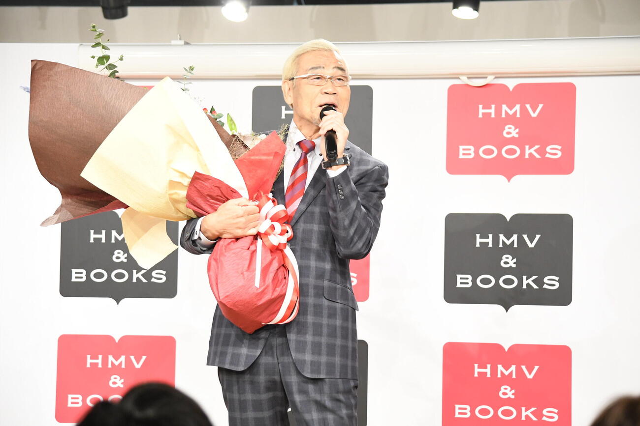 5年ぶりの新曲「あの日、ありがとう」のCD発売記念イベントに登場したオール巨人（撮影・阪口孝志）