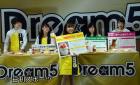 Dream5はオリジナルスイーツを紹介した。左から高野洸、大原優乃、重本ことり、玉川桃奈、日比美思
