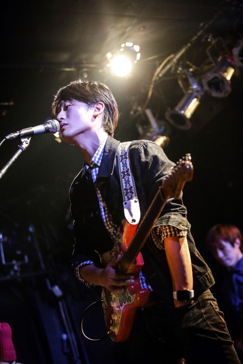 尾崎豊さん長男 裕哉が初ライブ 超満員250人 音楽 日刊スポーツ
