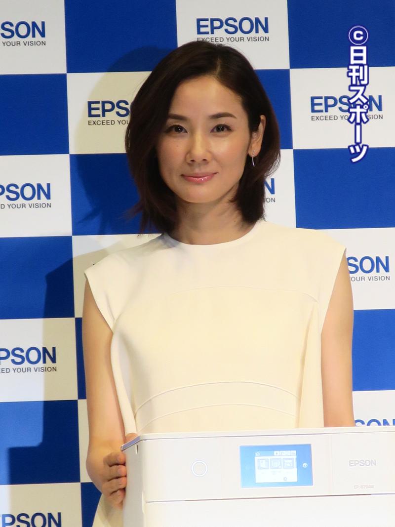 吉田羊、羊と2ショット写真…実はヤギでした - 芸能 : 日刊スポーツ