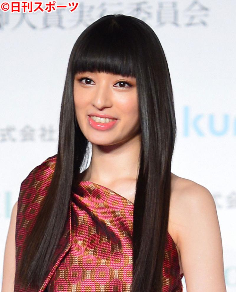 栗山千明が右脚骨折で全治2カ月 転倒し救急搬送 芸能 日刊スポーツ 栗山千明が右脚骨折で全治2カ月 転倒し救急搬送 芸能 日刊スポーツ