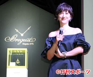 滝川クリステル全身ブレゲ、2・5億円に目キラキラ - 芸能 : 日刊スポーツ