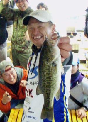 神奈川 芦ノ湖ブラックバスと激闘８時間 Nikkansports Com
