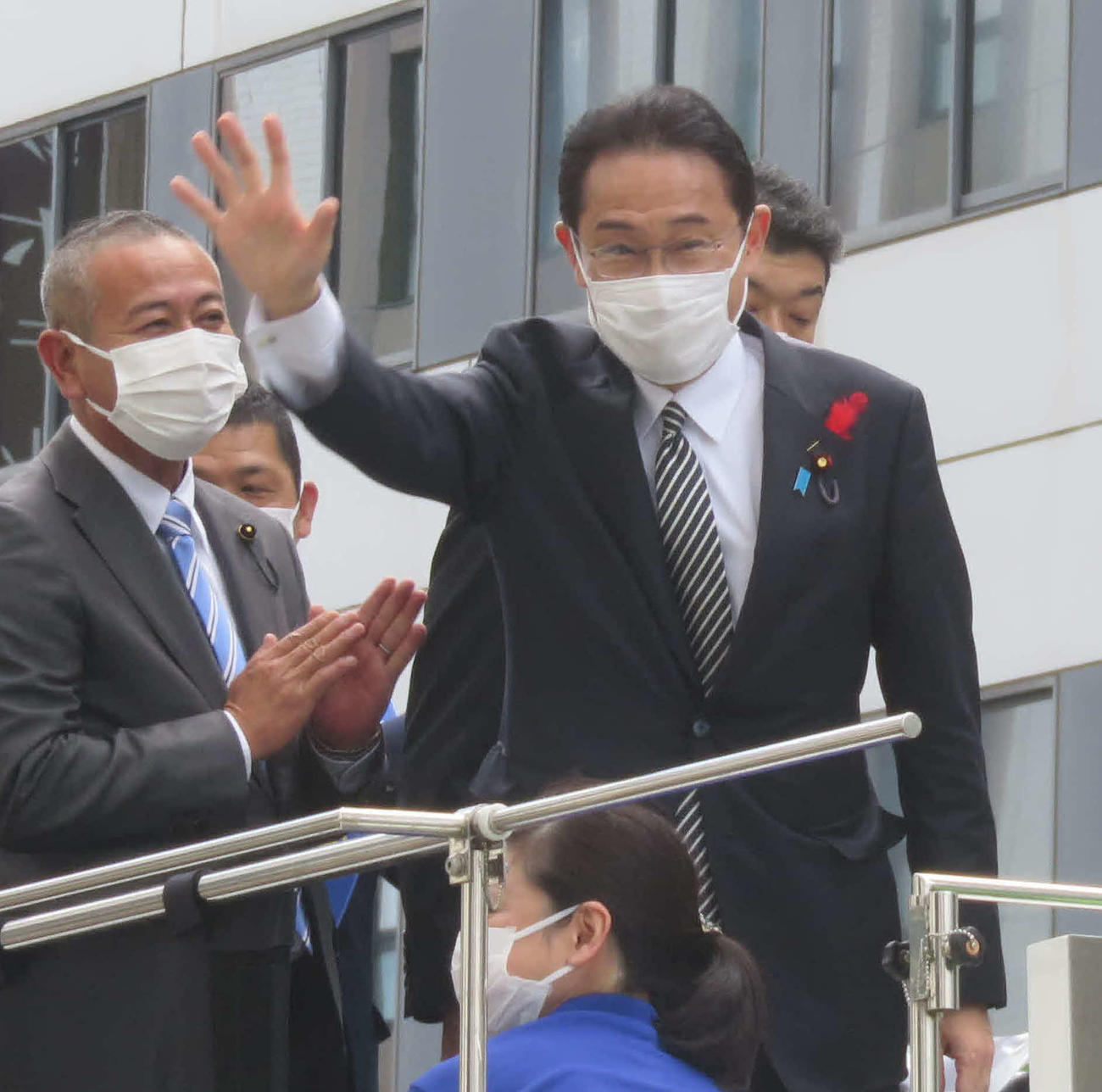 参院静岡補選の応援のため、静岡市で街頭演説する岸田文雄首相（21年10月７日撮影）