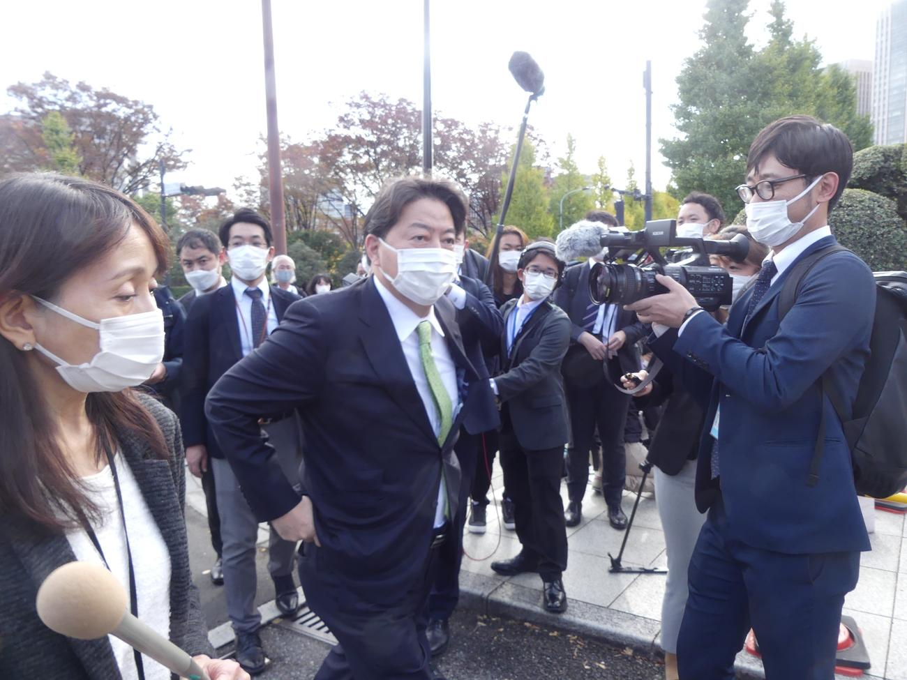 「新人衆院議員」として初登院する林芳正外相（21年11月10日撮影）