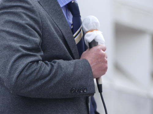 選挙選最終日の町田市長選では各陣営が街頭演説で支持を訴えた(2022年2月19日撮影)