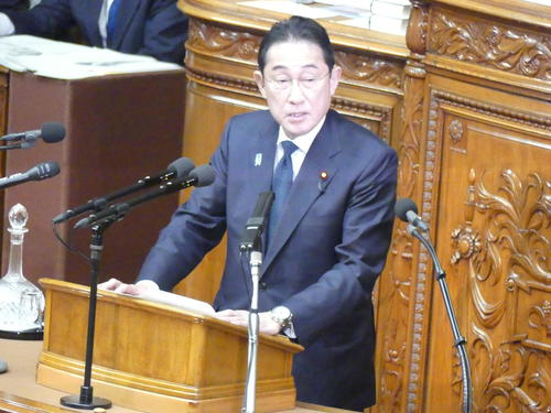 衆議院本会議で答弁する岸田文雄首相（2024年2月1日撮影）