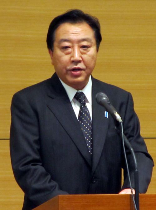 2011年11月、首相として両院議員懇談会の冒頭のあいさつを述べた野田佳彦氏