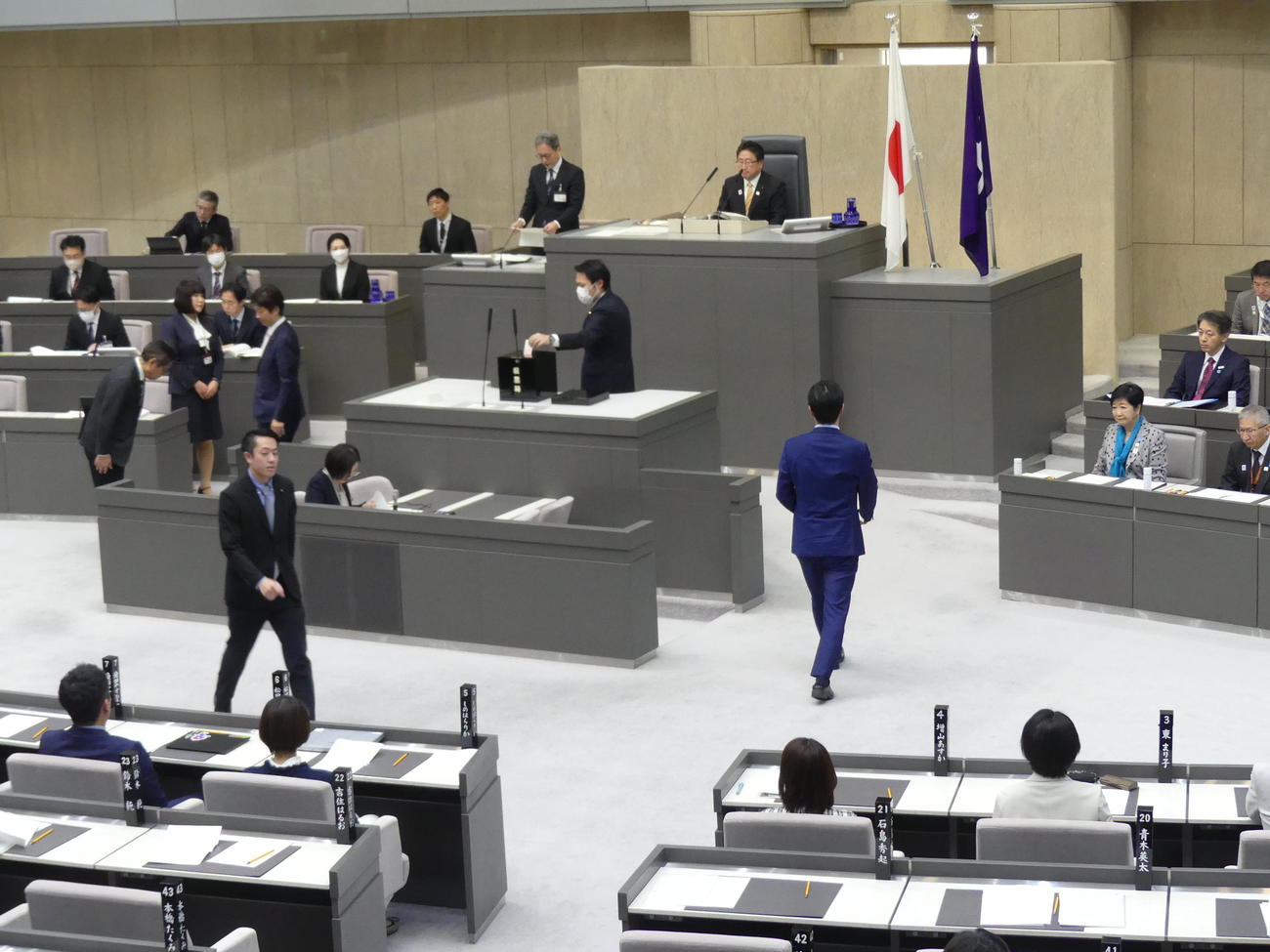 議長の辞意表明を受けて議長選挙が行われた東京都議会臨時会の本会議（2025年2月10日撮影）