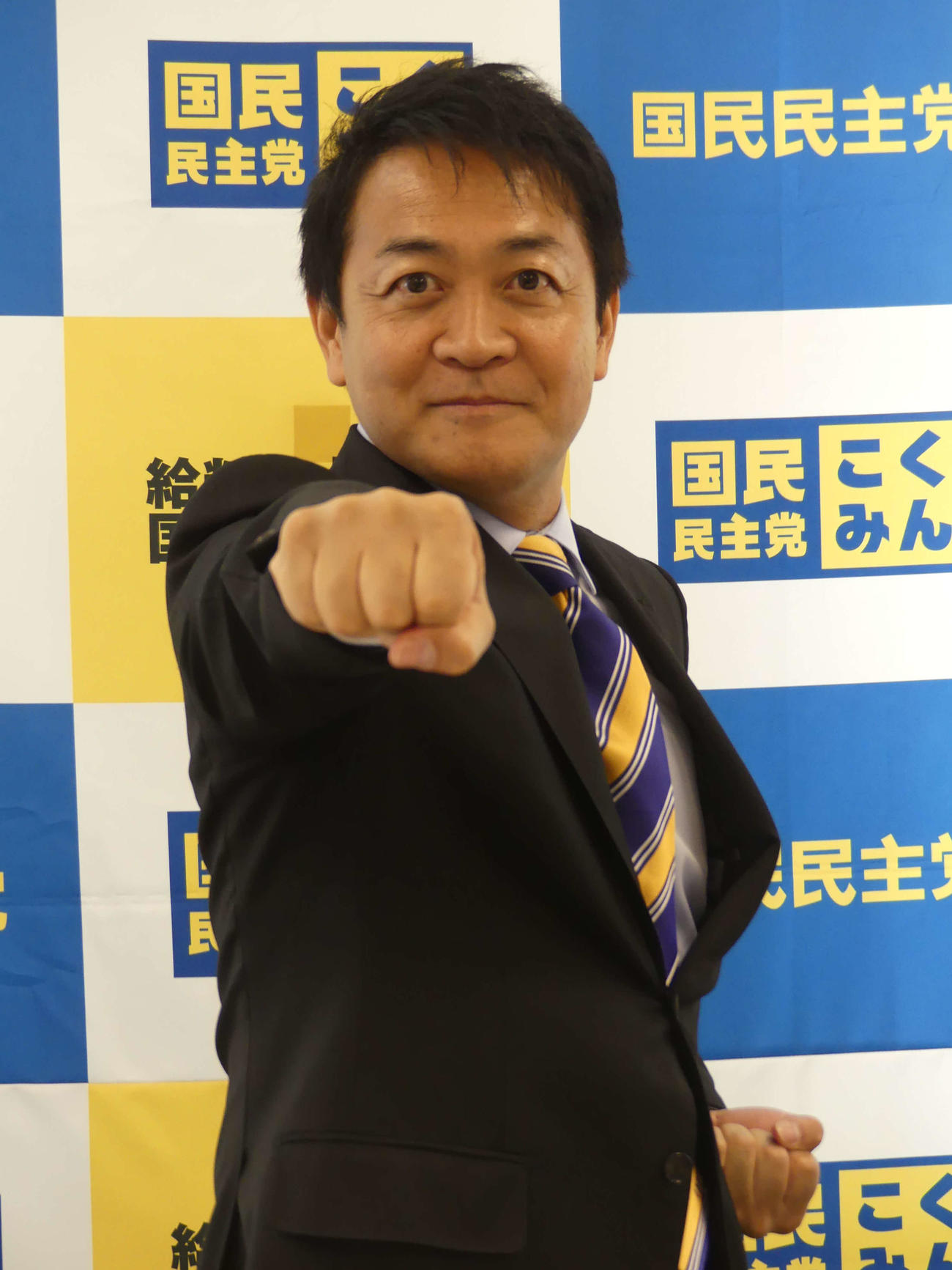 衆院選前に「正論パンチ」を披露する玉木雄一郎代表（2024年10月11日撮影）