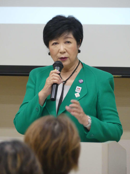 東京都議選立候補者の会合であいさつする小池百合子都知事（2025年6月6日撮影）