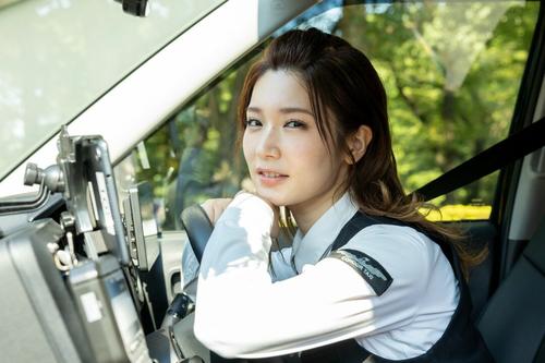 「車中から映る東京の街を見て日々感じることもある」と語る中島由依子さん(撮影:田端杏奈)