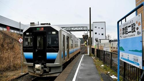 2022年8月の大雨による被害で一部区間の不通が続いている津軽線(2021年、記者撮影)