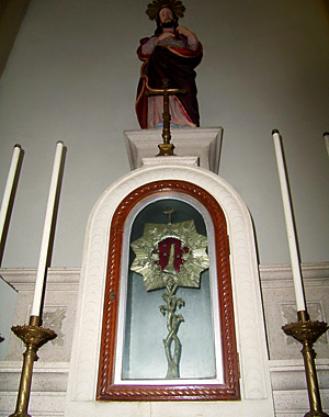 聖ヨセフ修道院聖堂には宣教師フランシスコ・ザビエルの右腕の骨が残る