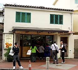 コロアンにあるロード・ストウズ・ベーカリー本店