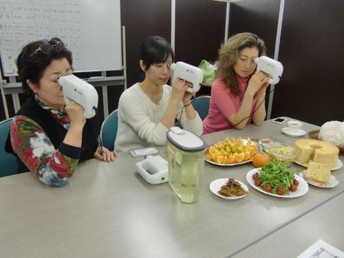 女性も愛用。ティータイムにリラックスできる
