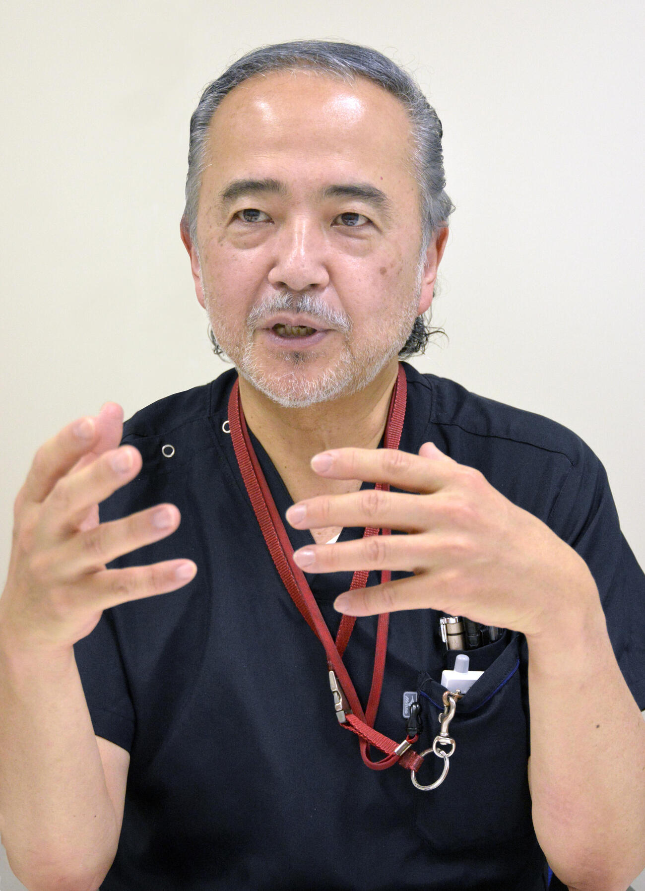 東京都健康長寿医療センター歯科口腔外科部長、日本老年歯科医学会の理事長も務めている平野浩彦歯科医師