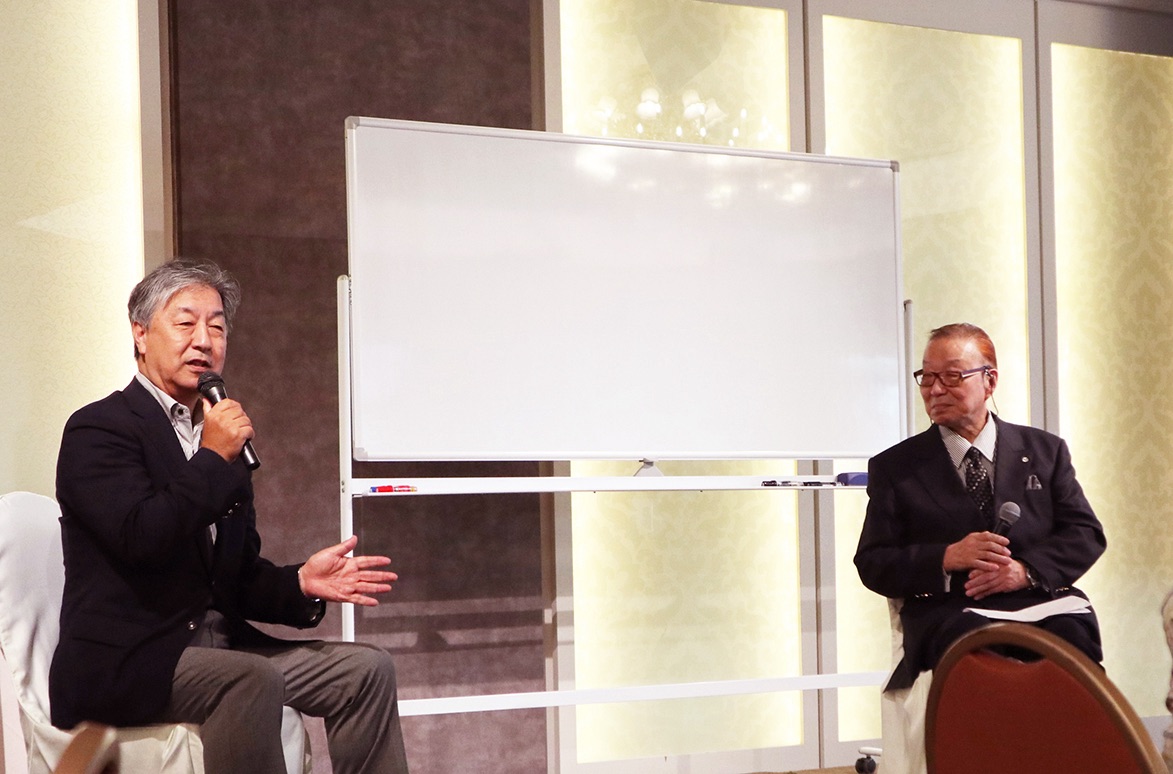 会場からの質問に答える続き社長（左）と中村先生