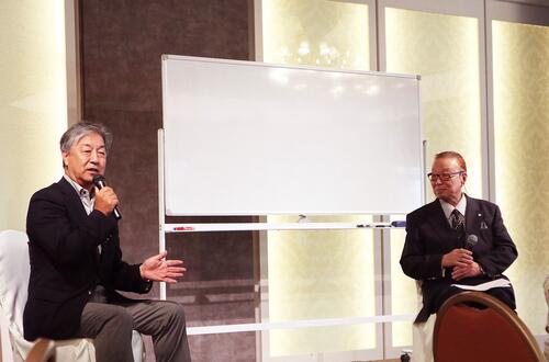 会場からの質問に答える続き社長(左)と中村先生