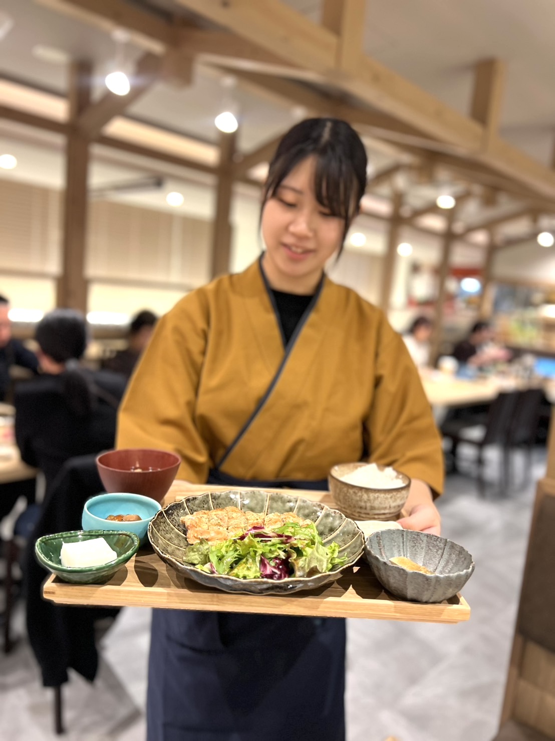 店内では高知のごちそうが味わえる