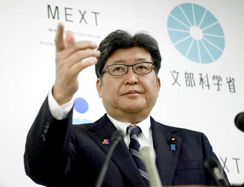 文部科学省 萩生田文科相 仕組み見直す 英語民間試験見送り 路地裏のバーのカウンターから見える 偽政者 たちに荒廃させられた空疎で虚飾 の社会 漂流する日本 大丈夫かこの国は