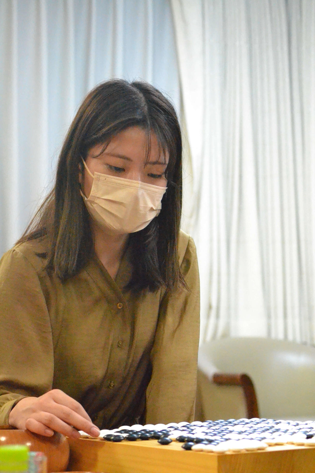 挑戦者の上野愛咲美女流立葵杯に3連勝して3連覇を果たした藤沢里菜女流本因坊