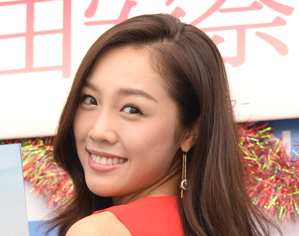 石田安奈（2017年撮影）