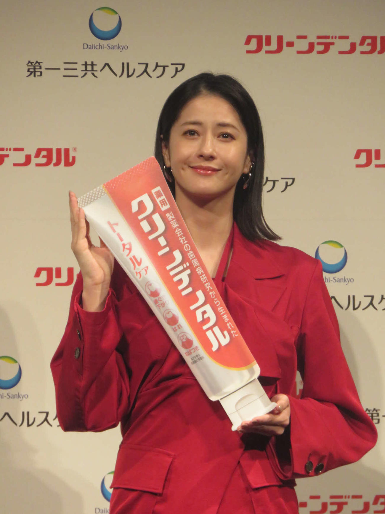 「クリーンデンタル」新CM発表会に出席した松本若菜