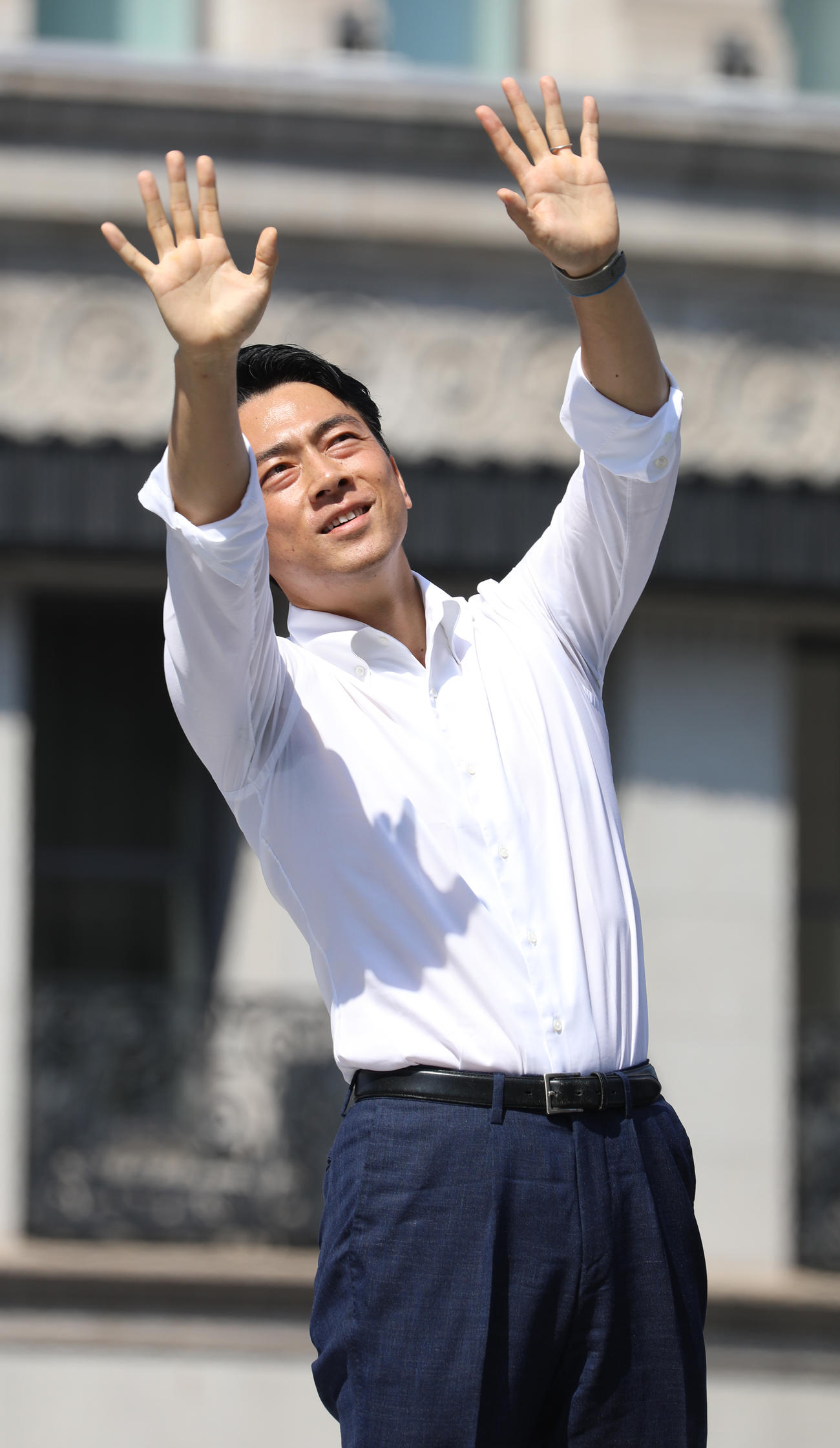 銀座四丁目交差点で街頭演説する小泉進次郎元環境相（撮影・中島郁夫）