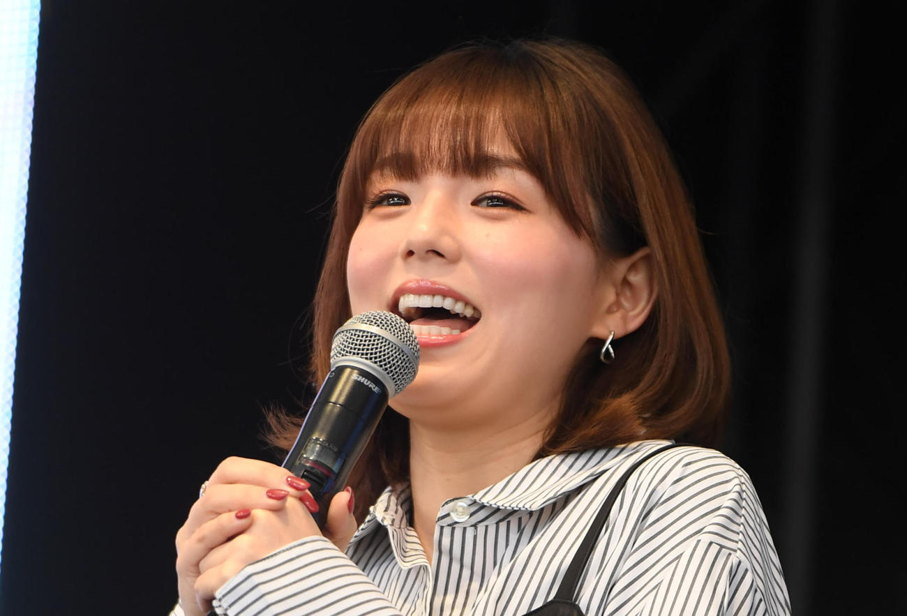 篠崎愛（2023年3月撮影）
